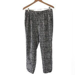 Banana Republic 2 ankle pants black and white pockets